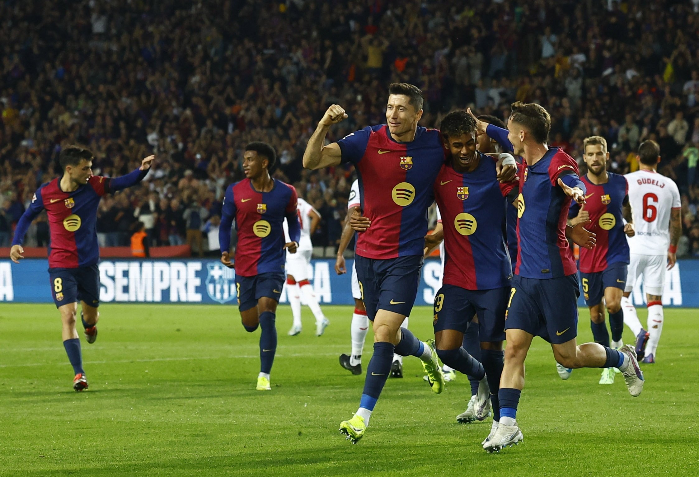 Lewandowski Celebrating Goal