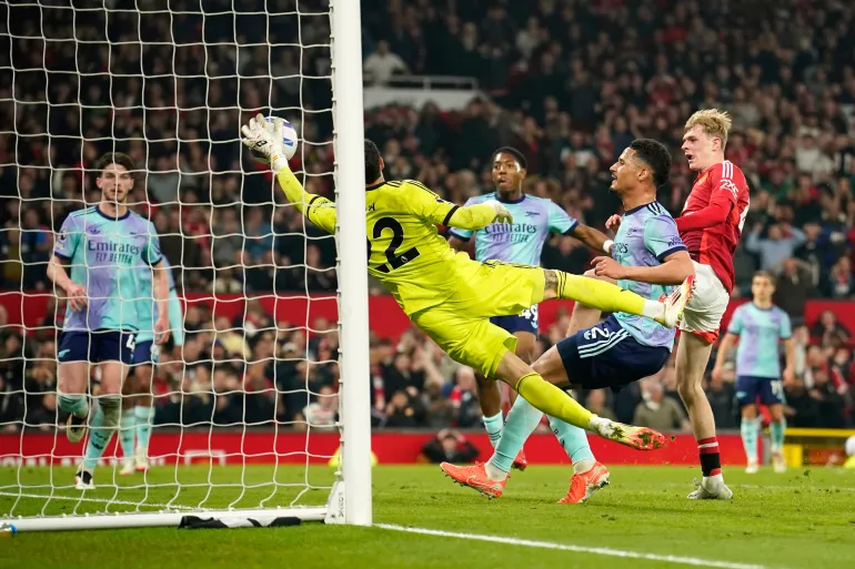 David Raya Saving Manchester United Shot