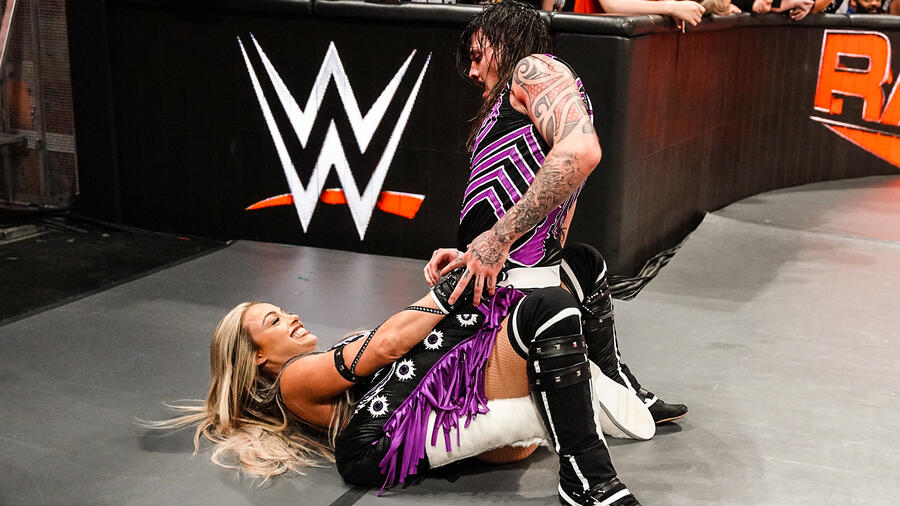 Liv Morgan Dominik Mysterio